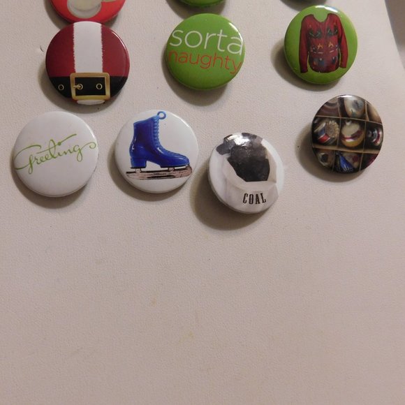 Christmas Pins Assorted Lot of 16 - Picture 3 of 4